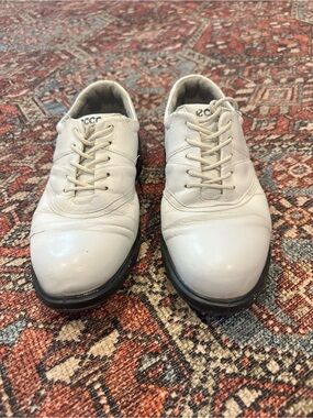 ECCO Women's White Leather Spikeless Golf Shoes - Size 38 (US 7-7.5)